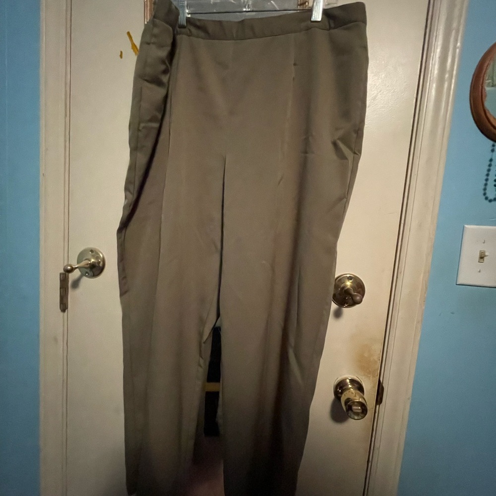 set of leggings/dress pants for women